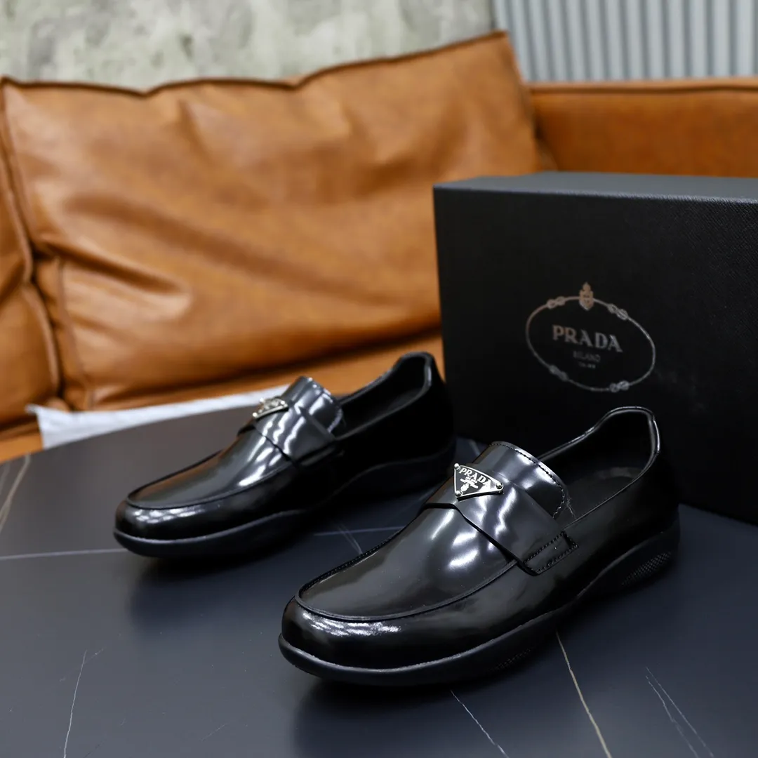 Men's shoes💰600💰Top original order Brand: PRADA (Prada) Standard code: Men's code 38/44 (45 can be customized) Grade: Same as the official website Material: Original cowhide surface, cowhide lining, original wear-resistant soft outsole Style category: Business casual slip-on shoes, young fashion, European and American trends, British style Color: actual picture color